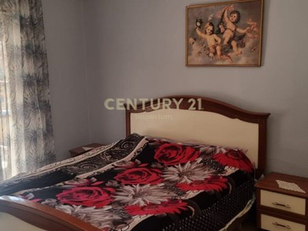 Apartament 2+1 për Qira në Kombinat!