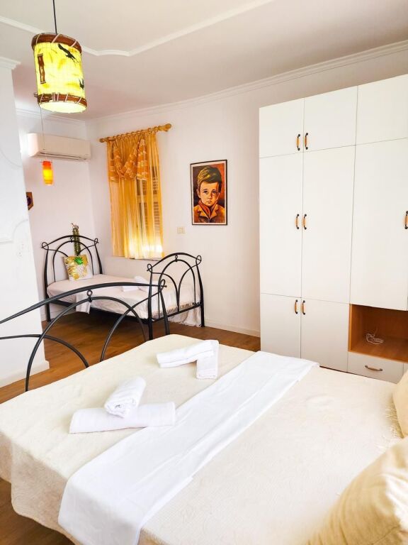 Apartament 2+1 me qera tek Garda