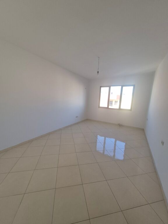 Jepet me qera Apartament 2+1+2 ne Astir