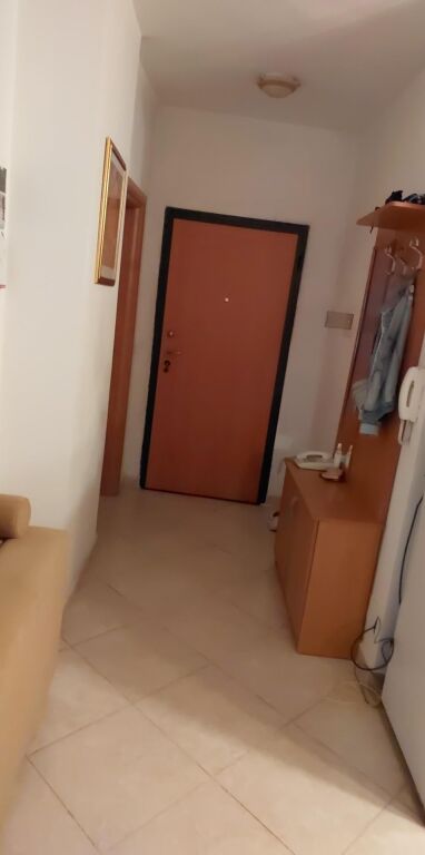 Shitet,Apartament 1+1 ,Qender
