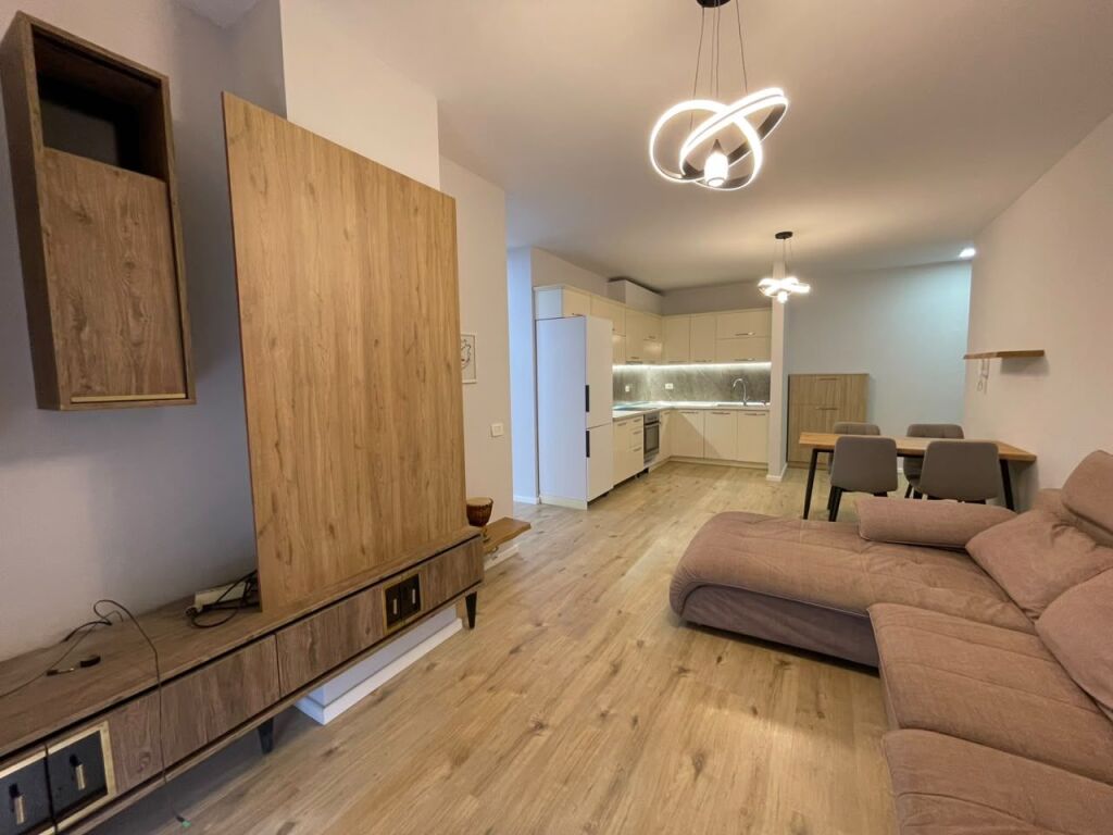 Apartament 2+1 per qira tek Kompleksi Kontakt tek Ish-Parku.