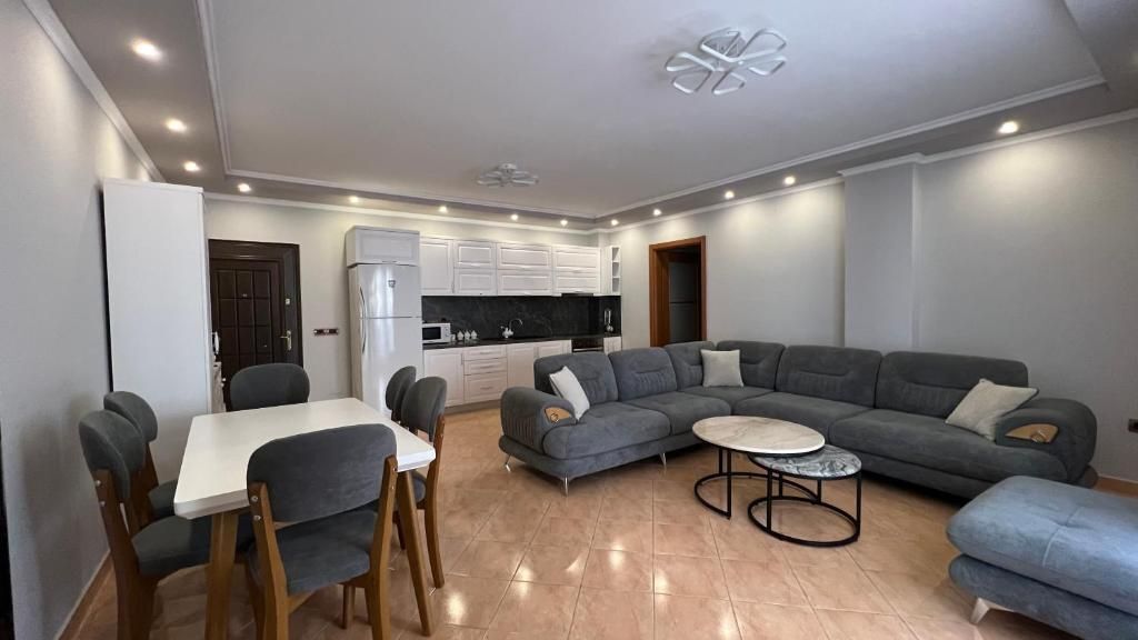 SHITET Apartament luksoz  2+1  PLAZHI GOLEM