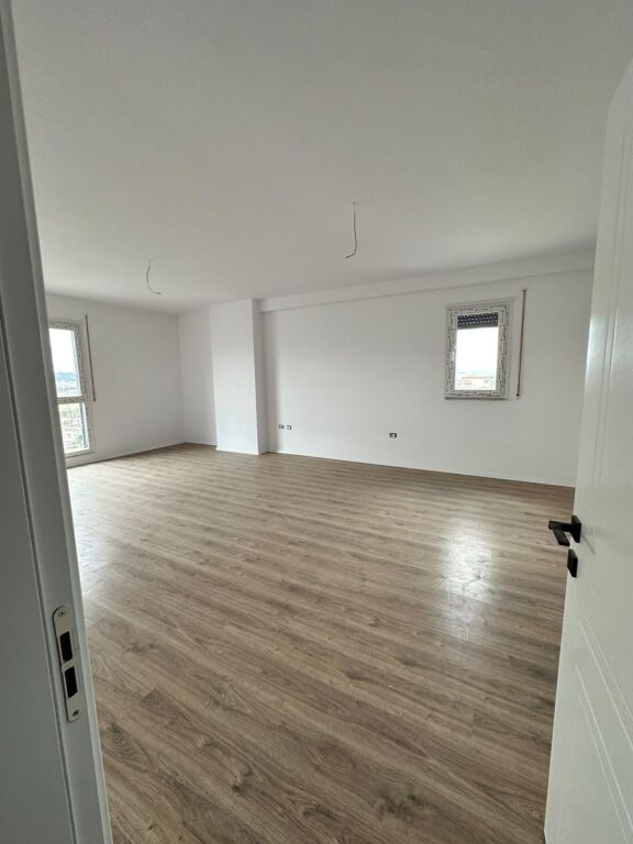 Apartament ne shitje 2+1+2