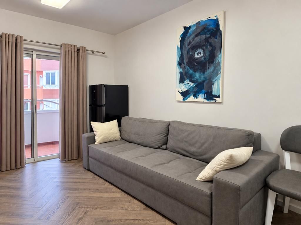 Appartamento 2+1 ristrutturato con balcone in affitto nell'ex Bllok, di fronte a Sky Tower