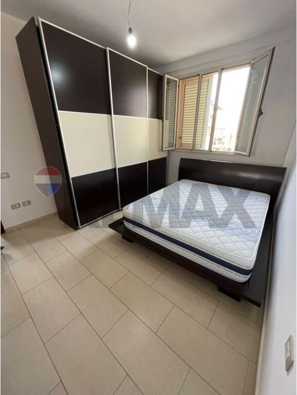 Apartament - Për Qira - Kodra e Diellit, Tiranë