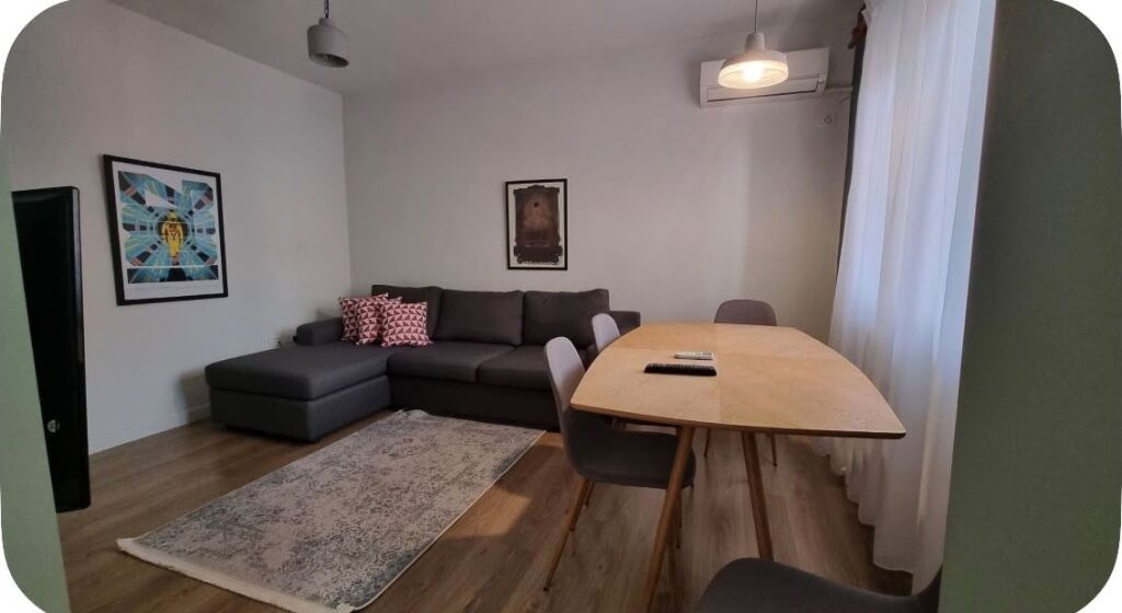 Jepet me qira apartament 1+1 tek Rruga e Kavajes
