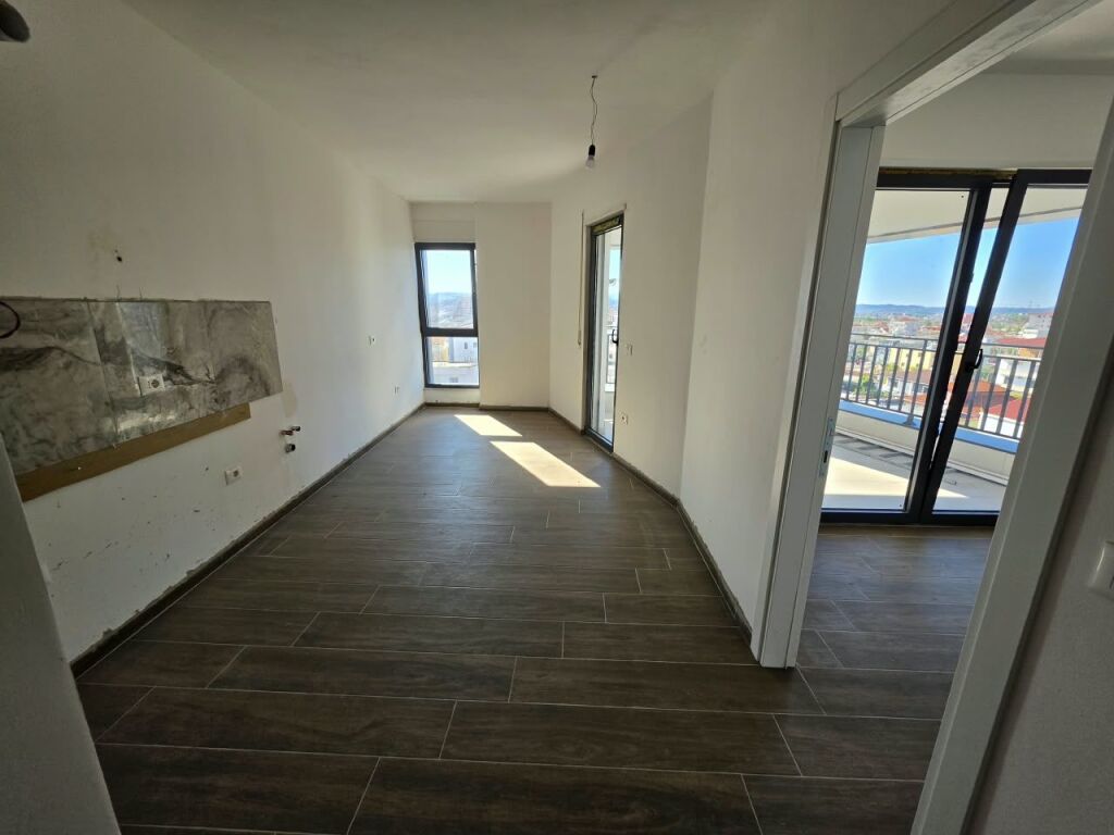 🏡 JEPET ME QIRA APARTAMENT 2+1+2 – BULEVARDI I RI  📍 Adresa: Në kryqëzimin e Bulevardit të Ri me Rrugën “Jordan Misja”