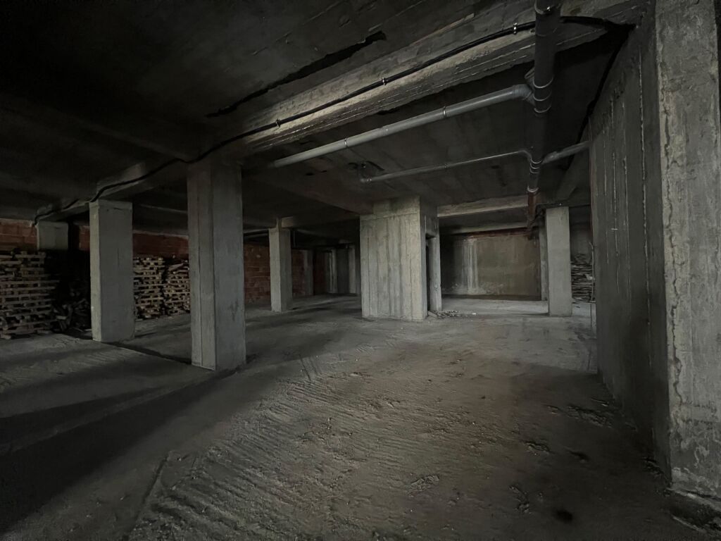 🏢 AMBIENT KOMERCIAL PËR SHITJE – TRESHI
