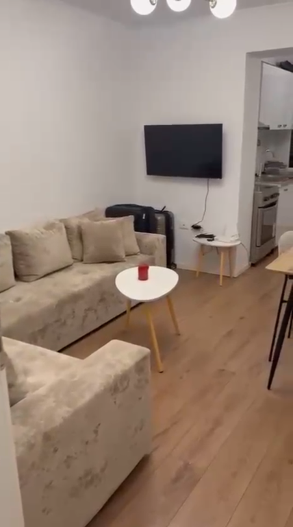 Apartament 1+1 per qera Ring Center !