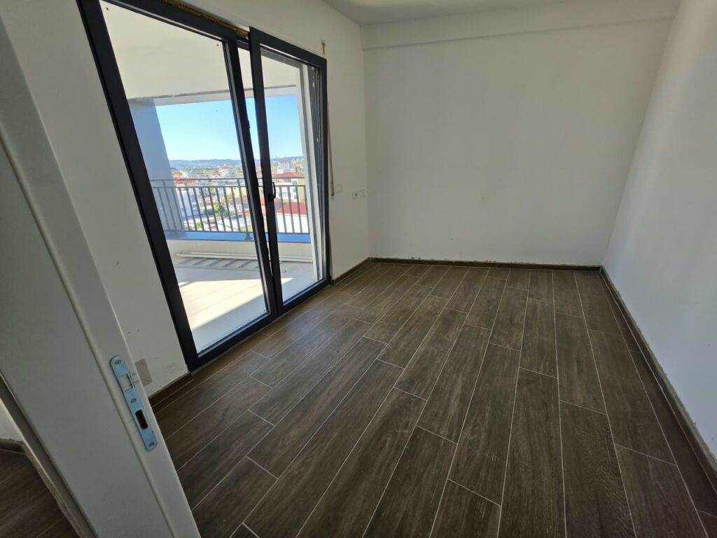 🏡 JEPET ME QIRA APARTAMENT 2+1+2 – BULEVARDI I RI  📍 Adresa: Në kryqëzimin e Bulevardit të Ri me Rrugën “Jordan Misja”