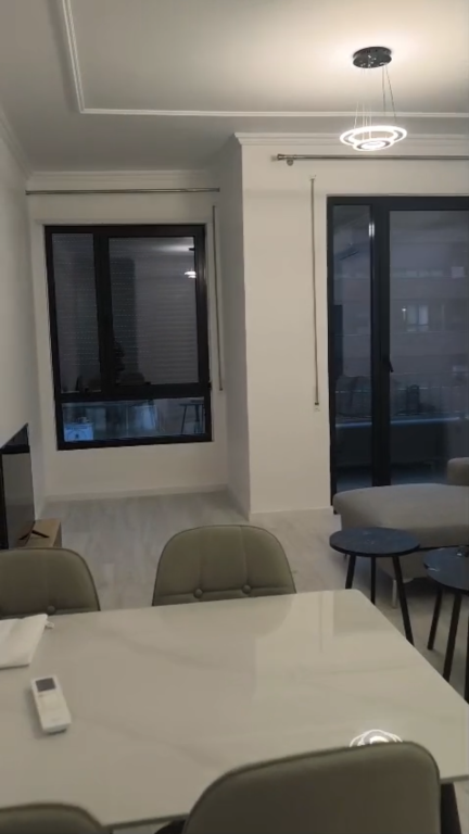 Apartament 2+1+2+ post parkimi Rruga 5 Maji !