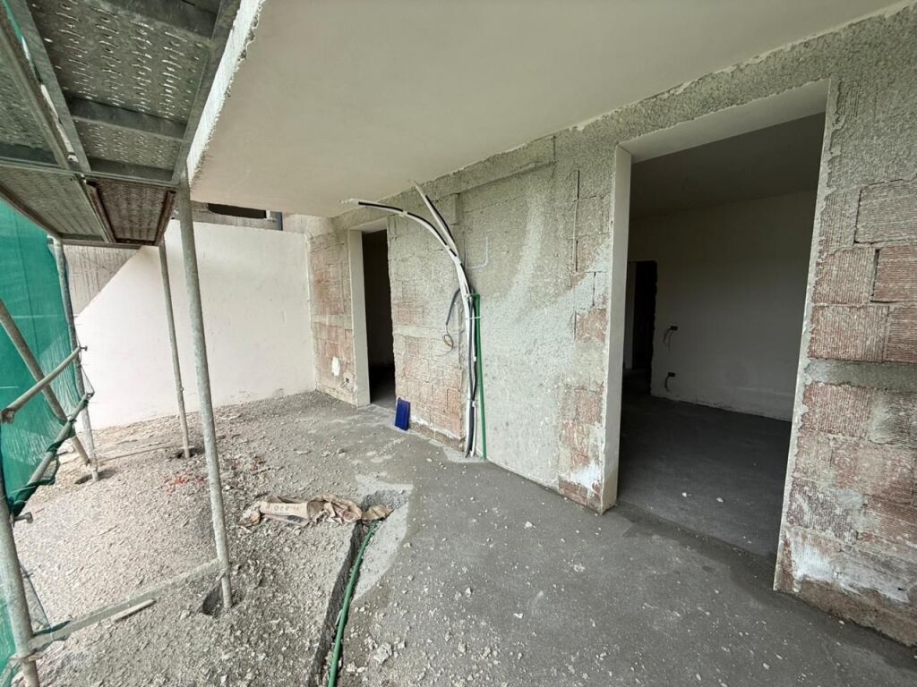 Apartament 1+1+ Parking ne Shitje Ali Demi Tirane