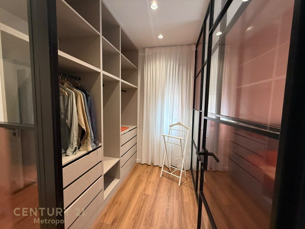 PENTHOUSE PËR SHITJE KOPSHTI BOTANIK - PRANË KODRËS SË DIELLIT 1!
