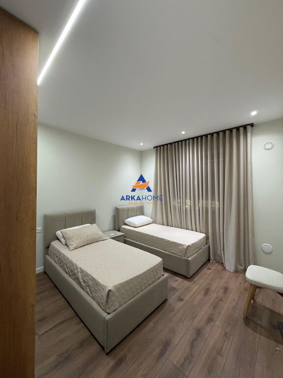 JEPET ME QERA KATI 1 VILE 3 KATESHE 105 M2 "BRRYLI" 1100 EURO