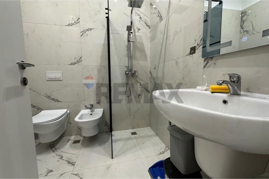 Apartament 2+1 me qera Qender