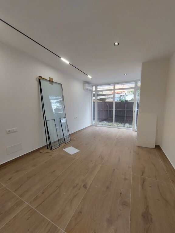 Qera | Ambjent Biznesi | Rruga Bardhyl | 500 €/muaj