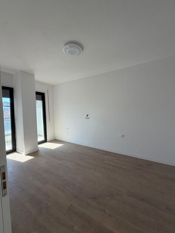 ZYRE ME QERA 60M2 KOMUNA E PARISIT 60.000 LEKE FH-97762
