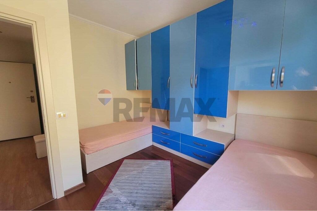 Appartamento 2+1+2 in affitto Palazzi Gialli