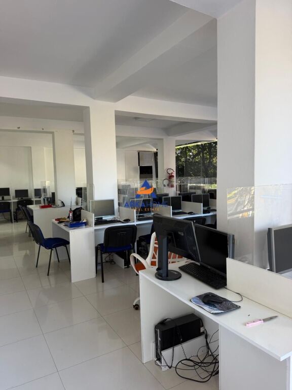 PREMISES FOR RENT 180 M2 "RRUGA E DIBRES" 200,000 LEKE