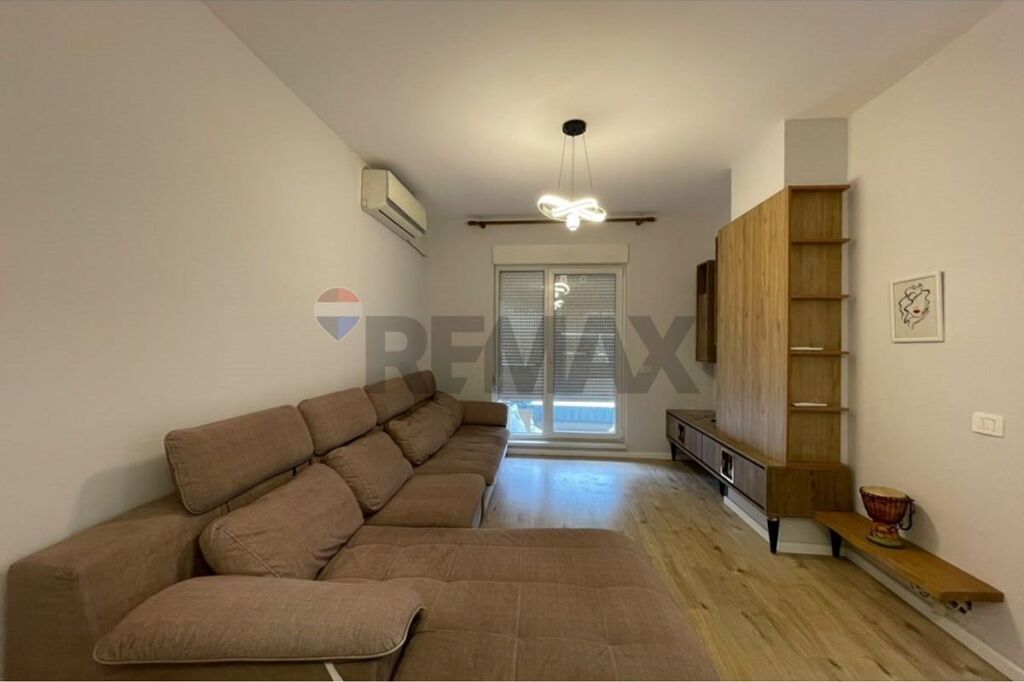 Appartamento 2+1 in affitto presso Kompleksi Kontakt, 21 Dhjetori