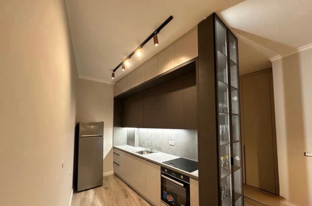 Jepet me qera Apartamenti 1+1 , Rezidenca Rose Garden prane TEG  680 mije leke te vjetra