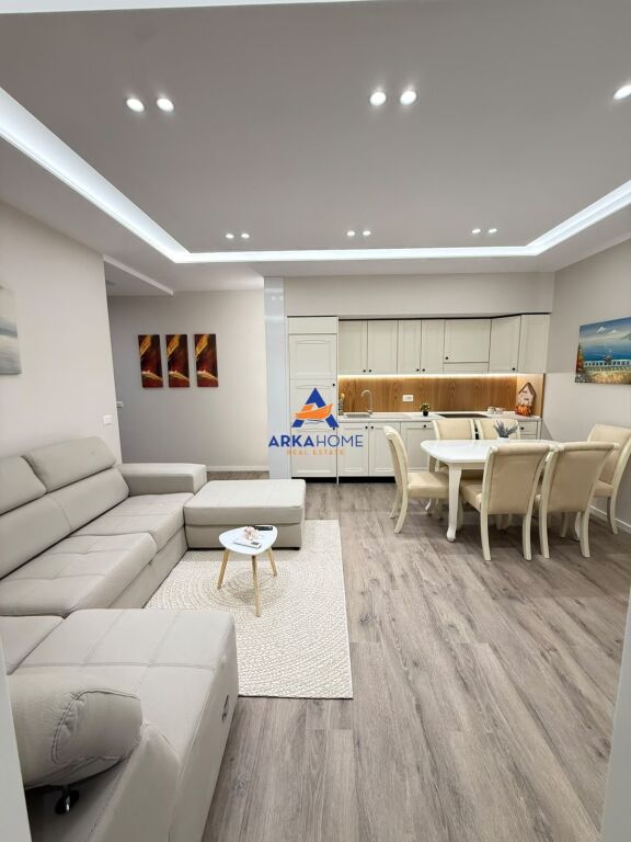 SHITET APARTAMENT 1+1+BALLKON "PRANE HOTEL PELIKAN,DURRES" 125.000 EURO