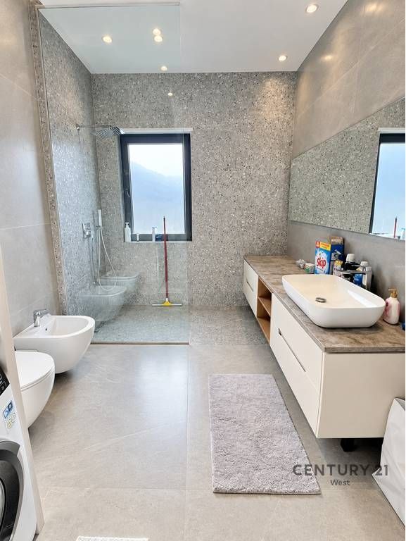 JEPET ME QIRA APARTAMENT 3+1+2 ME VERANDË &amp; GARAZH PRIVAT | "GREY STONE" RESIDENCE – LIQENI I THATË WEST151644