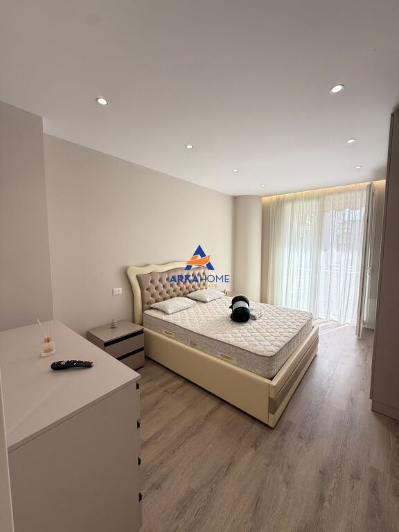 SHITET APARTAMENT 1+1+BALLKON "PRANE HOTEL PELIKAN,DURRES" 125.000 EURO