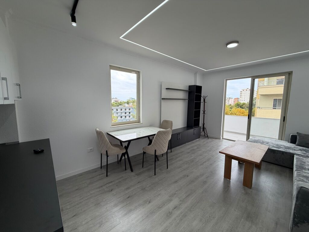 Shitet, Apartament 2+1, Në Plazh Iliria,Durres