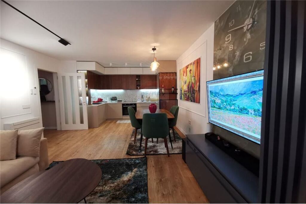 Apartsment 2+1+2 te Sheshi Willson