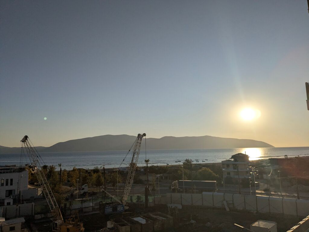 APPARTAMENTO IN AFFITTO 2+1 + 3 BALCONI VICINO A VALONA MARINA