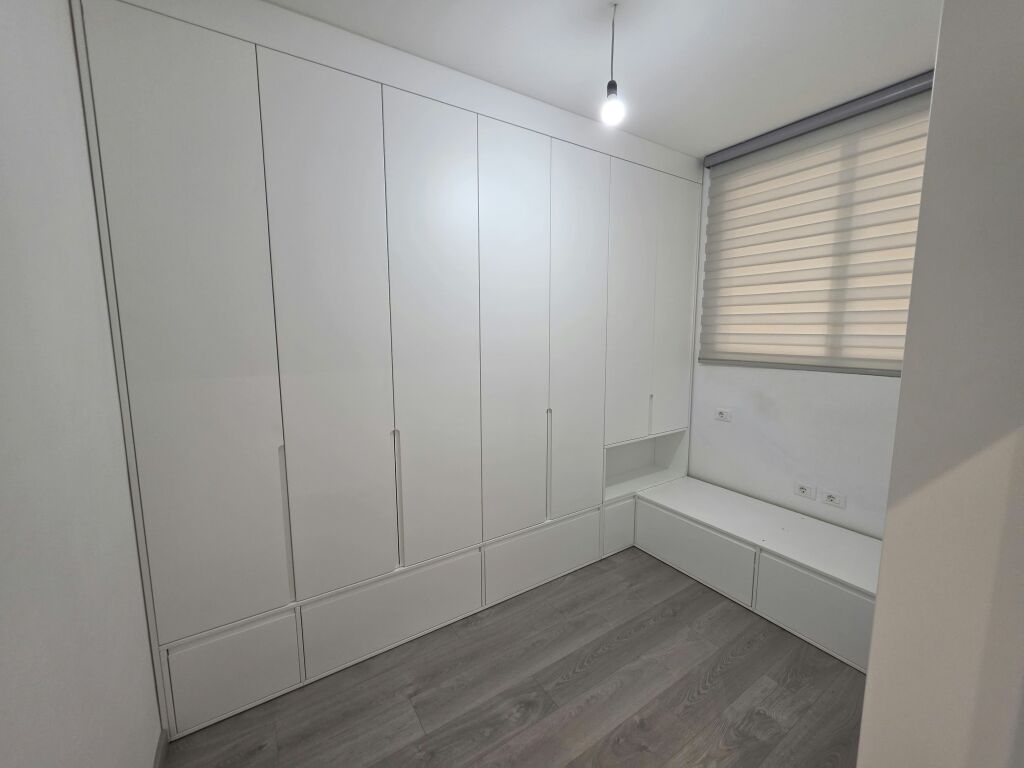 🏡 JEPET ME QIRA APARTAMENT 2+1 + DHOMË DOLLAPI + PARKIM 🏡  📍 Adresa: Don Bosko, pranë Vizion Plus