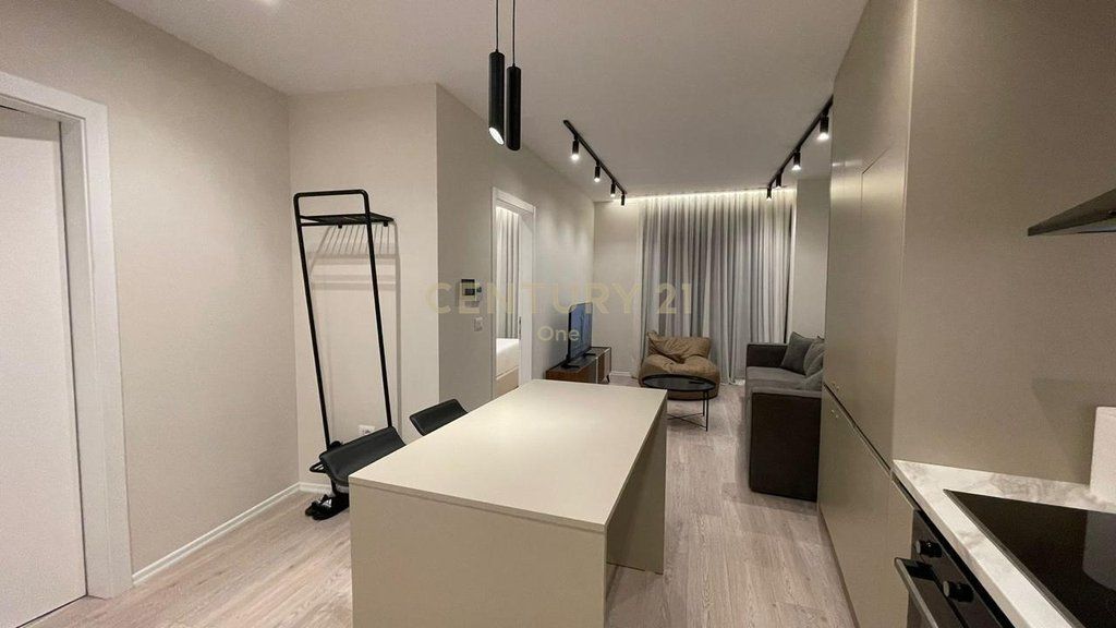 JEPET ME QIRA APARTAMENT 1 + 1 + POST PARKIMI TEK LAKE VIEW !