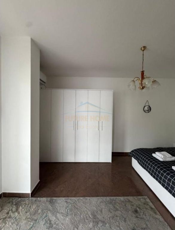 Affitto, Appartamento 1+1+Veranda, Via Pjetër Bogdani, Blloku, Tirana.
