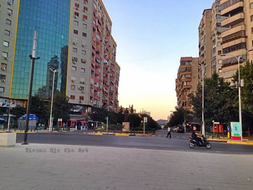 Shitet, Apartament 1+1, Rruga Haxhi Dalliu, Tiranë.