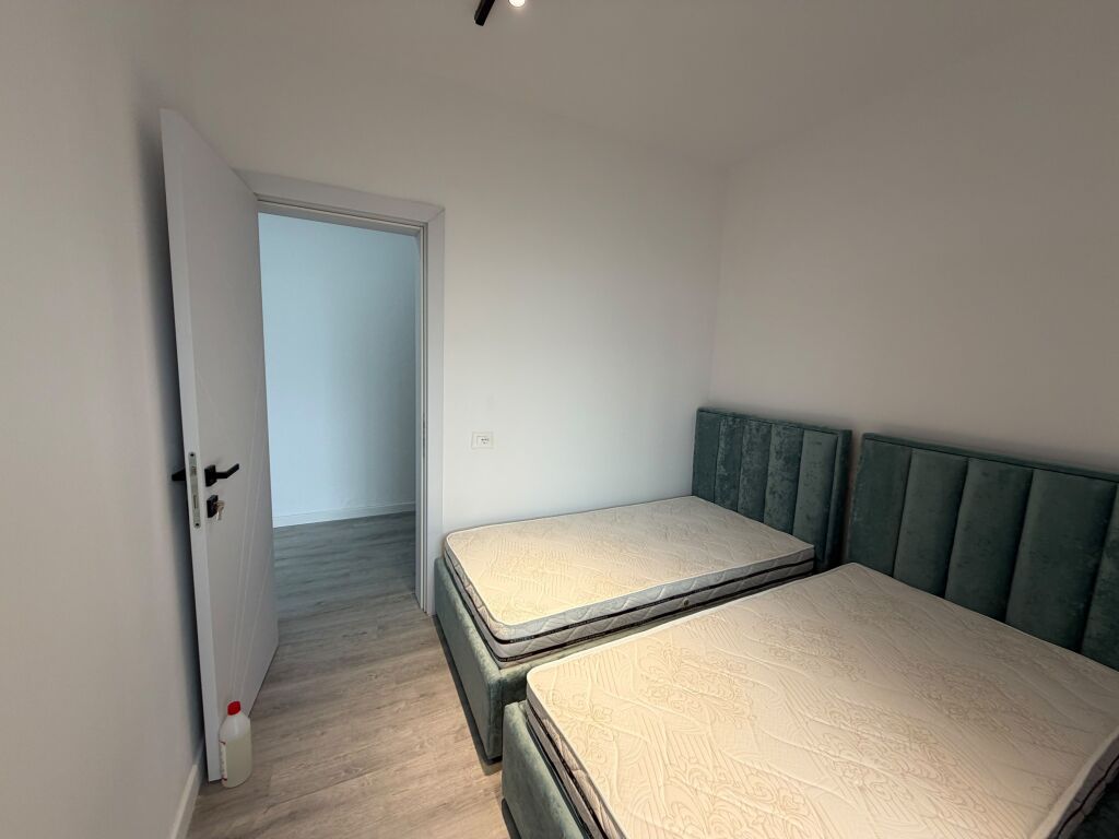 Shitet, Apartament 2+1, Në Plazh Iliria,Durres