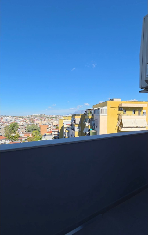 Jepet me qira apartament 2+1 përballë QSUT, Tiranë.