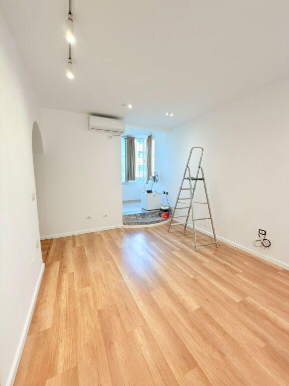JEPET ME QERA AMBIENT BIZNESI PRANE MUZEUT TE DESHMOREVE,DURRES
