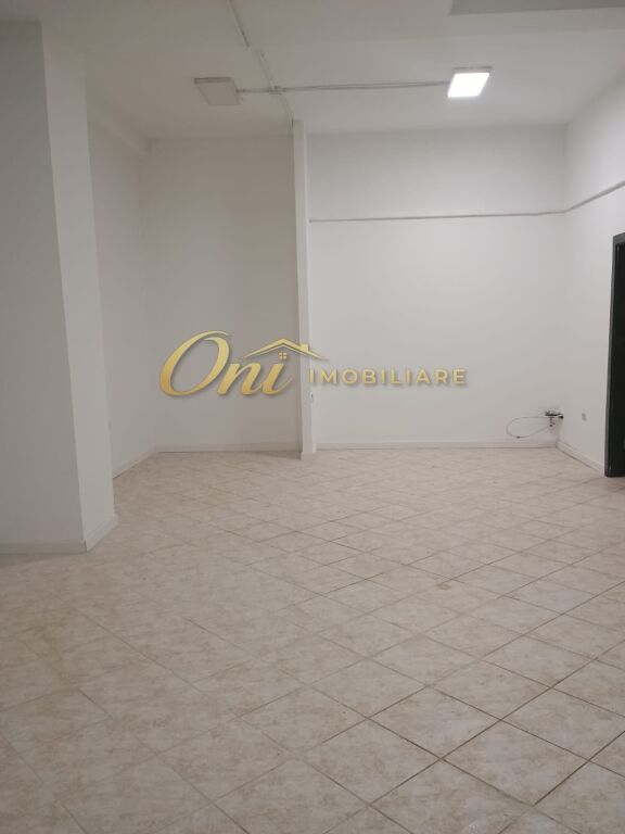 YZBERISHT NEGOZIO 55M2 IN AFFITTO