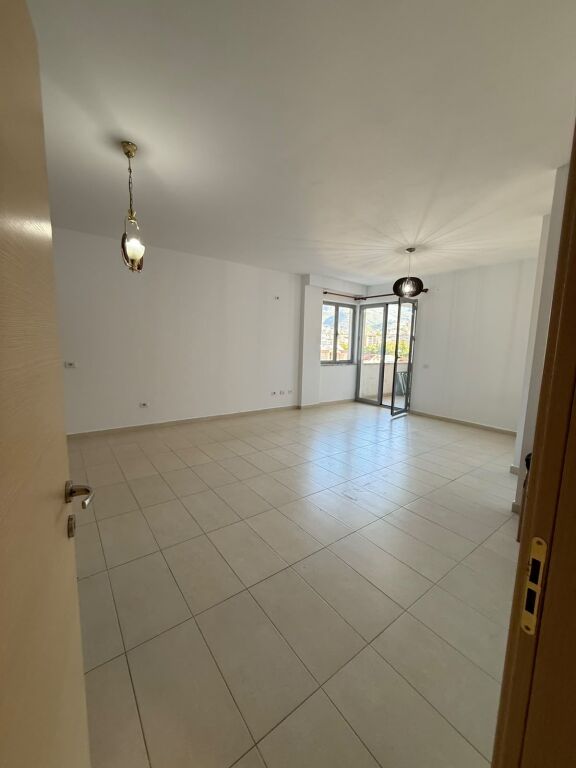 Apartament / Zyre me qira ne Kinostudio