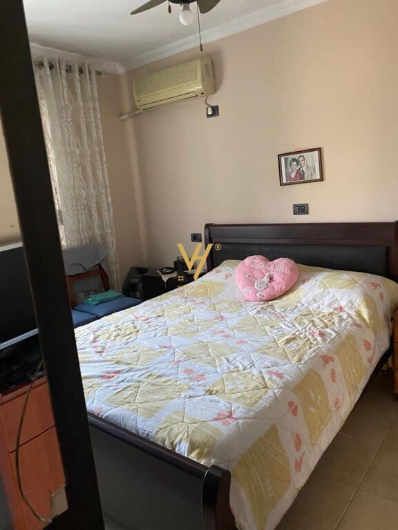 JEPET APARTAMENT 1+1 ME QIRA TE RRUGA FORTUZI 65.000 LEKE