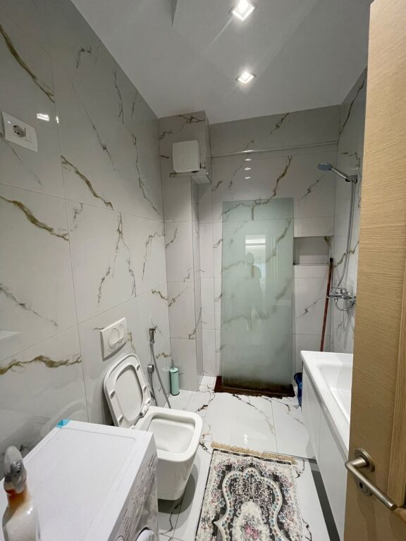 Jepet me qira 1+1 Liqeni i Thate 650€