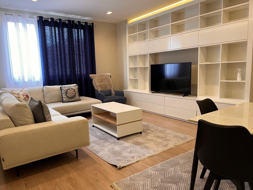 APARTAMENT 3+1 ME QERA TE PRESTIGE HOTEL