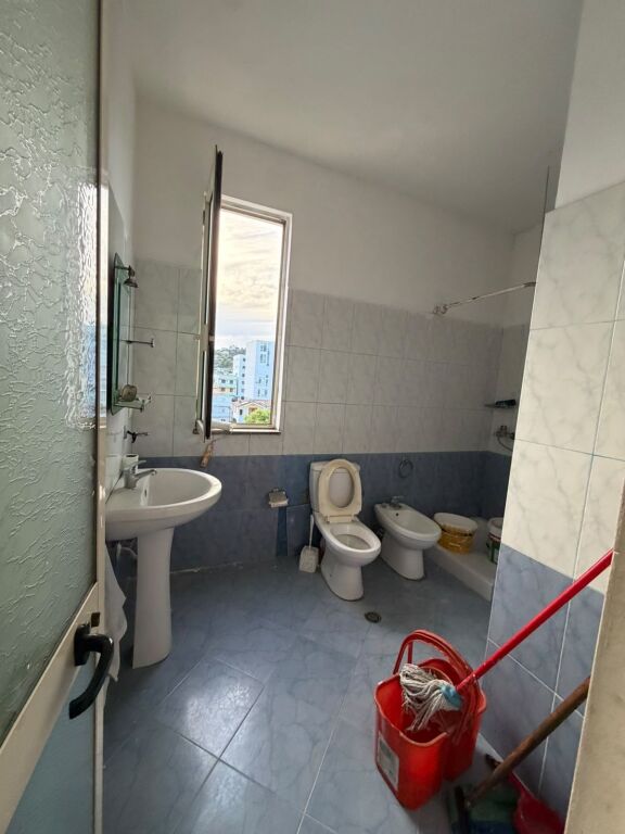 Shitet Apartament 2+1 ne Durres