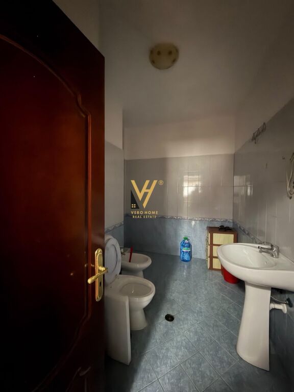 JEPET APARTAMENT 2+1+2+BLK ME QERA TE QSUT 42.000 LEKE