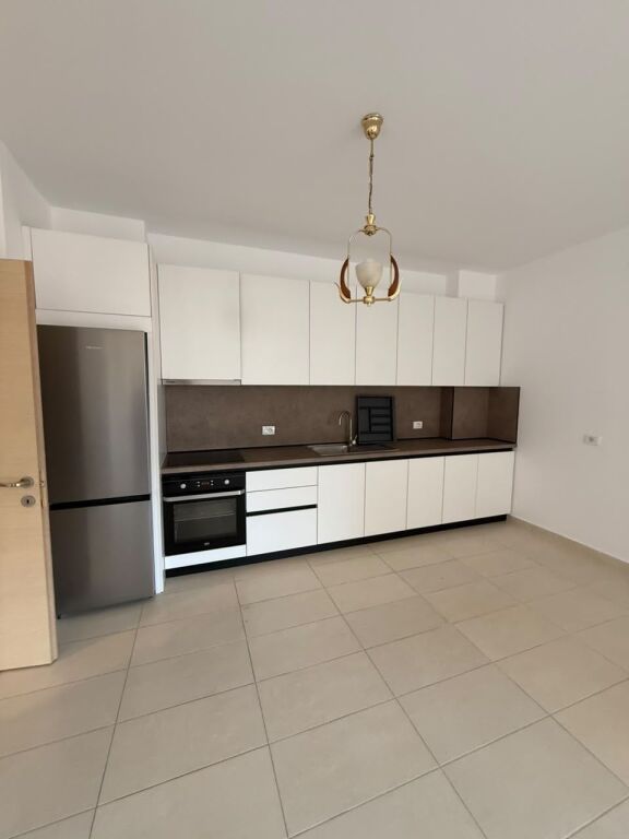 Apartament per qera 1+1 te Cavaliero