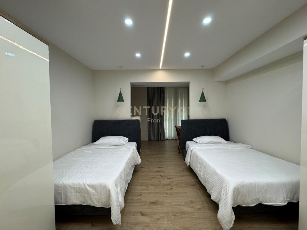 APARTAMENT MODERN PER QIRA PRANE ARENES KOMBETARE! 2,500 € /Muaj