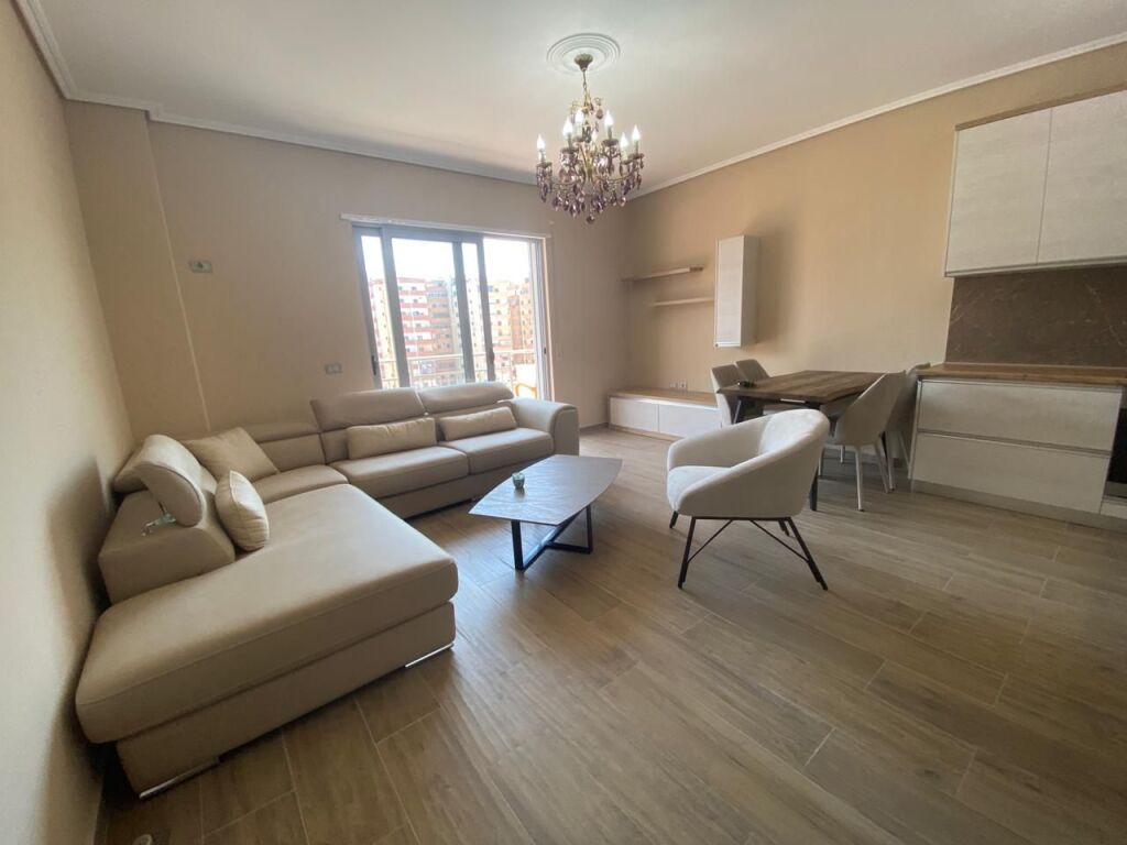 🏡 APARTAMENT 2+1+2 BALLKONE ME QIRA AFATGJATË – VLORË/Kombianti i Peshkut