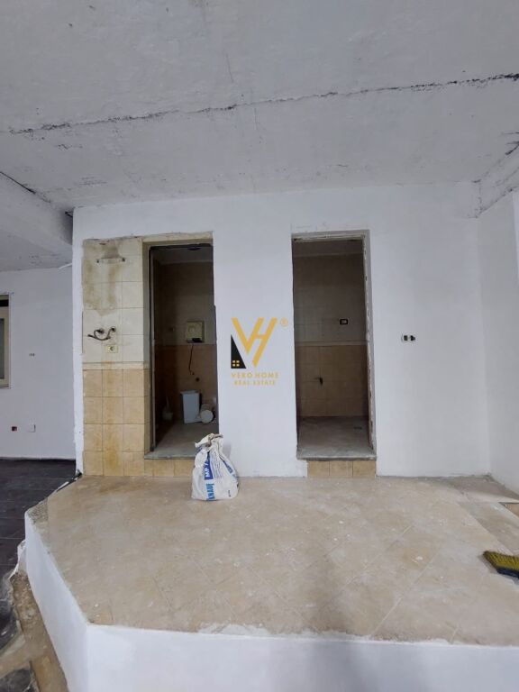 JEPET AMBIENT BIZNESI 400 M2 ME QERA TE PROKURORIA 3.500 EURO