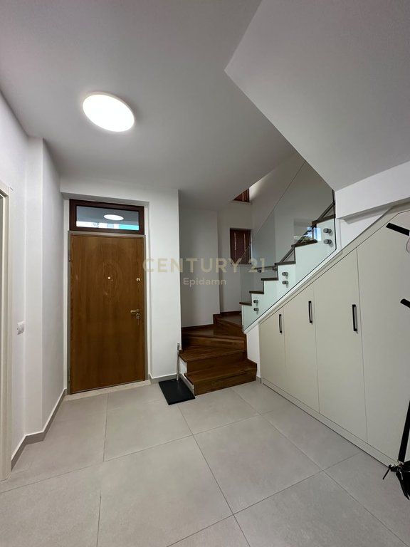 VILË PËR SHITJE – PERLA RESORT, GJIRI I LALZIT – 495.000 €